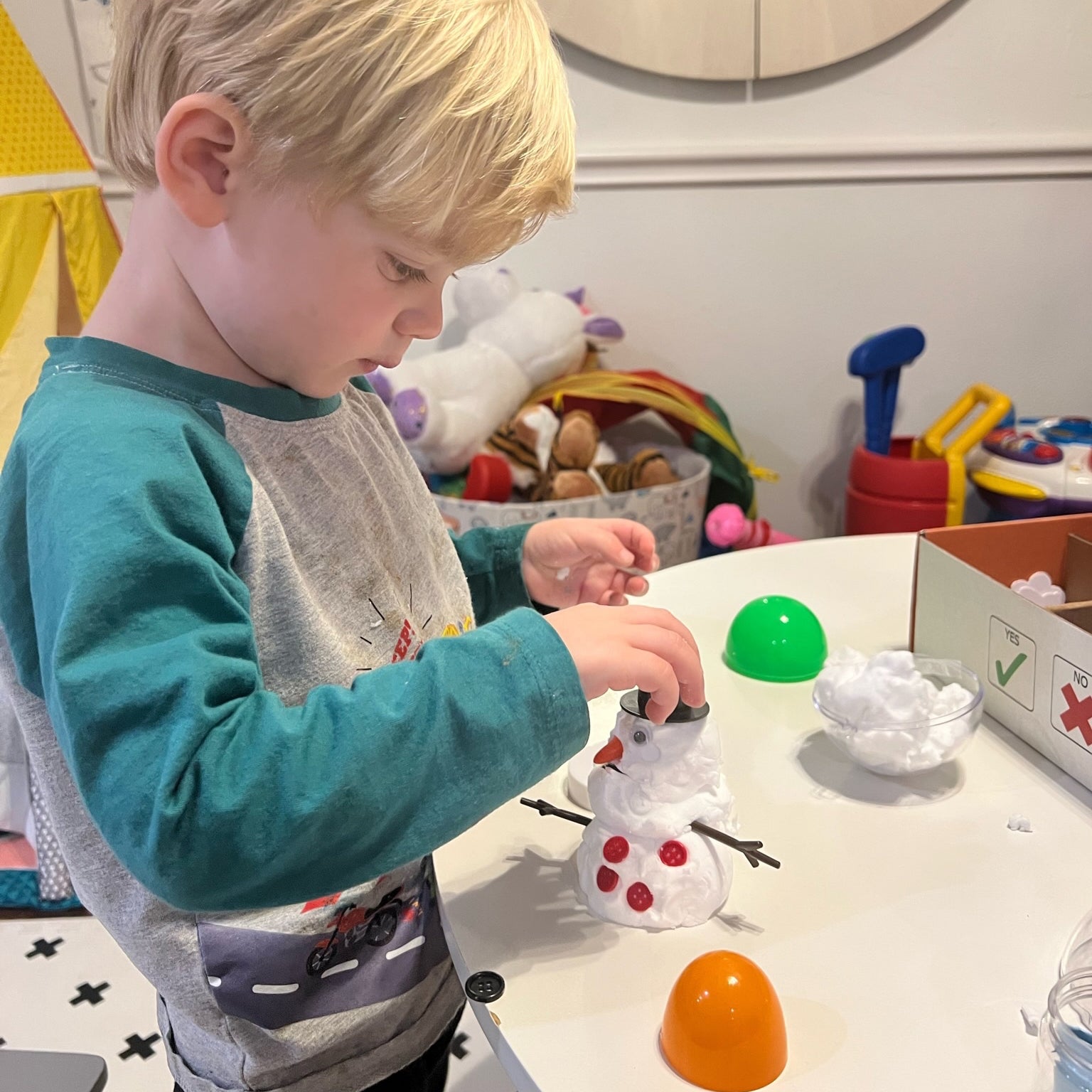 PRE BOX Winter Wonderland Sensory Box benefiting typically developing and Neurodiverse children.